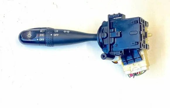 Suzuki Grand Vitara II Indicator stalk 37210-58J21