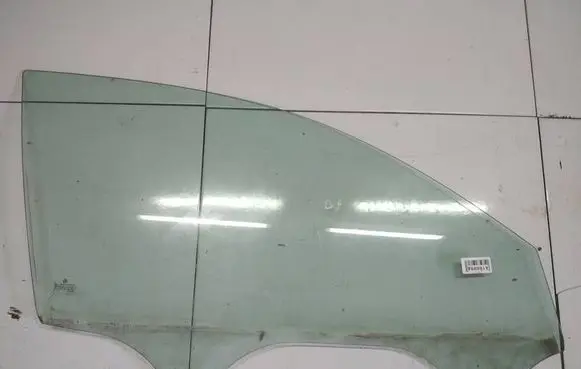 Volkswagen PASSAT B5.5 Front door window glass four-door AS2