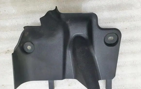 Volkswagen Touran III Steering wheel trim 1T1863129A