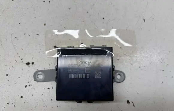 Lexus RX 450H Parking PDC control unit/module 8905048010 15181110730