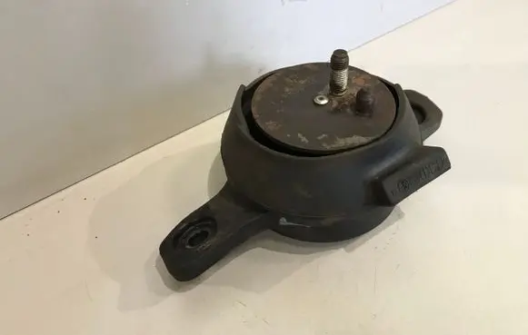 Subaru Forester SG Engine mount bracket 41022AG111