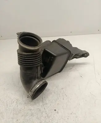 BMW 5 E60 E61 Intake resonator 7571463