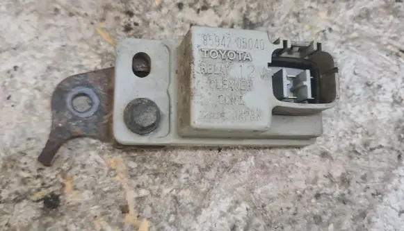 Toyota Avensis T250 Light washer relay 8594205040