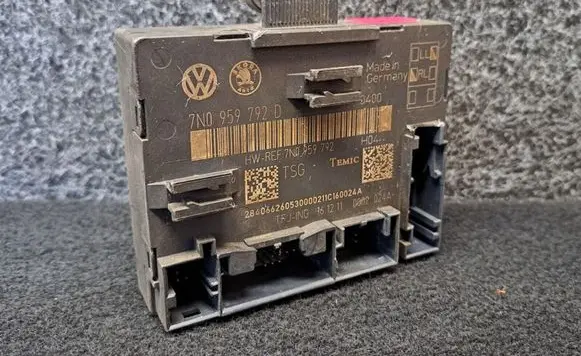 Skoda Yeti (5L) Door control unit/module 7N0959792D