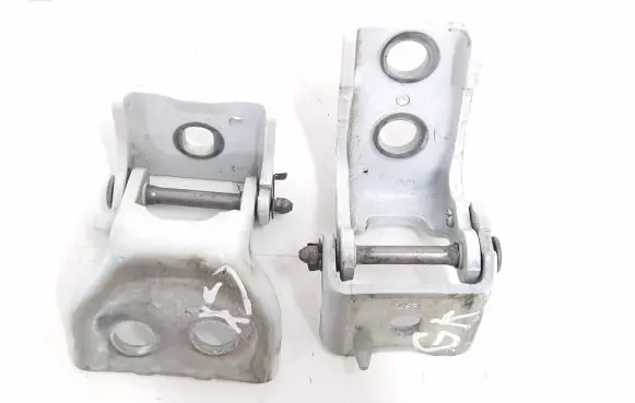 Rear door hinge set