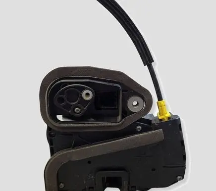Opel Astra K Front door lock 915C303907718S E58506