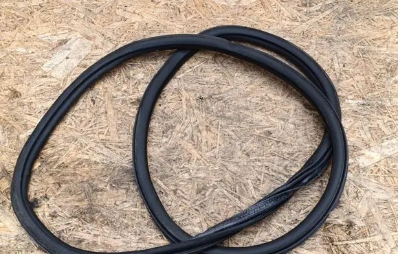 Audi A3 8Y Rear door rubber seal (on body) 8Y4833721B