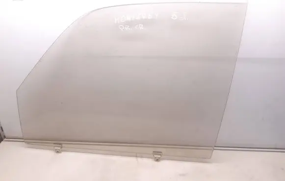 Opel Monterey Front door window glass four-door