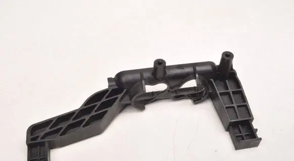 Maserati Ghibli Radiator mount bracket 16462007