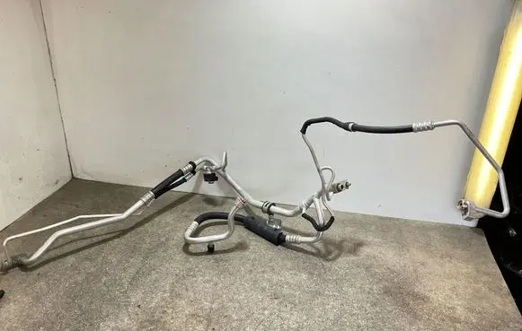 Ford Mach-E I Air conditioning (A/C) pipe/hose 