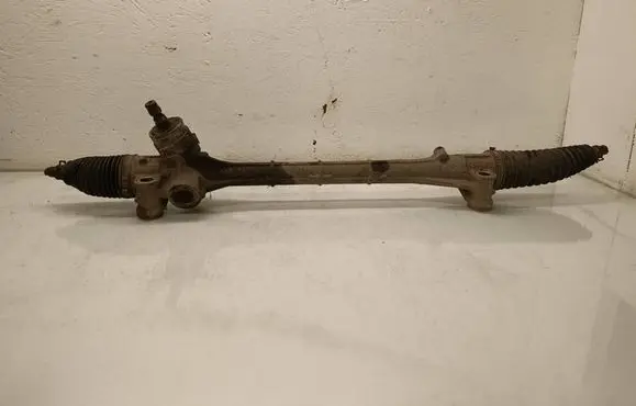 Toyota Avensis T270 Steering rack 000100F81347