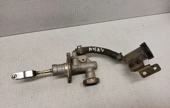 Nissan Almera Clutch master cylinder