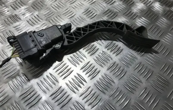 Ford Focus Accelerator throttle pedal 4m519f836bh 4m51-9f836-bh