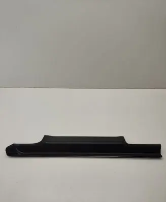 Mercedes-Benz R W251 Front sill trim cover A2516800235