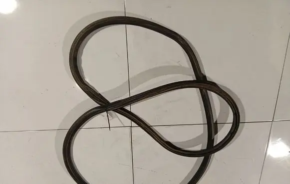 Nissan X-Trail T30 Trunk rubber seal (body)