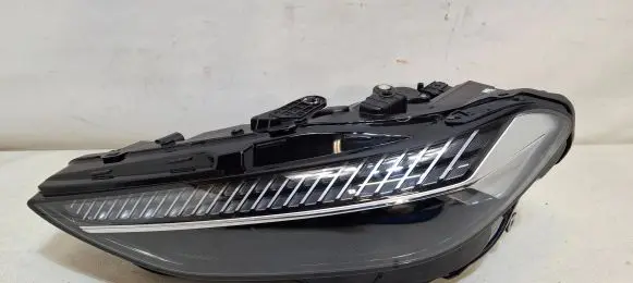 Audi A5 Headlight/headlamp 8B3941033