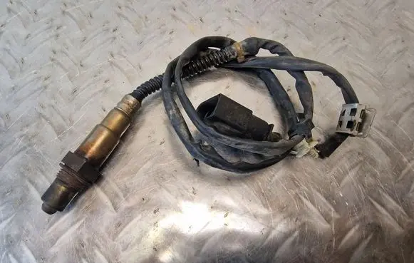 Audi A8 S8 D2 4D Lambda probe sensor 077906265AE