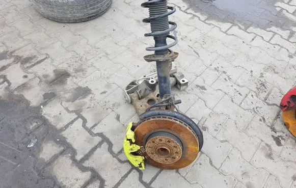 Volkswagen Eos Front wheel hub spindle knuckle