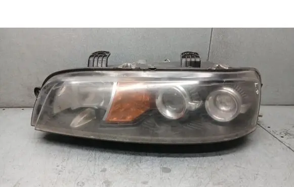 Fiat Punto (188) Front reflector 