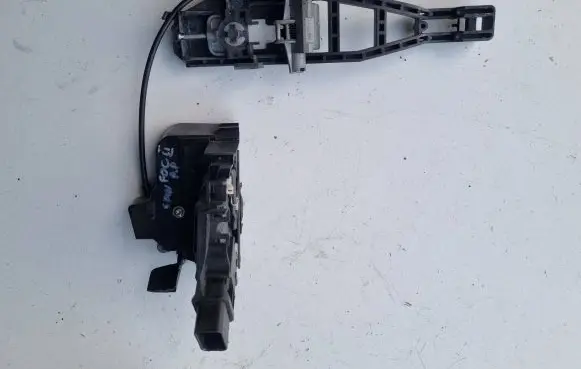Ford Focus C-MAX Front door lock 7M5AR21812AA