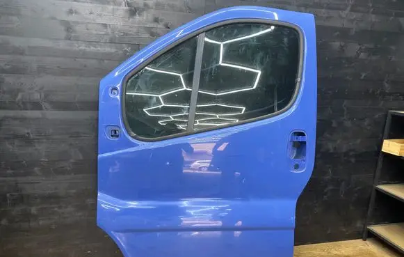 Opel Vivaro Front door