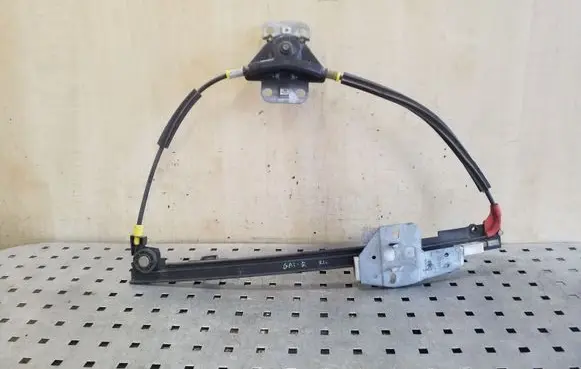Rear door manual window regulator