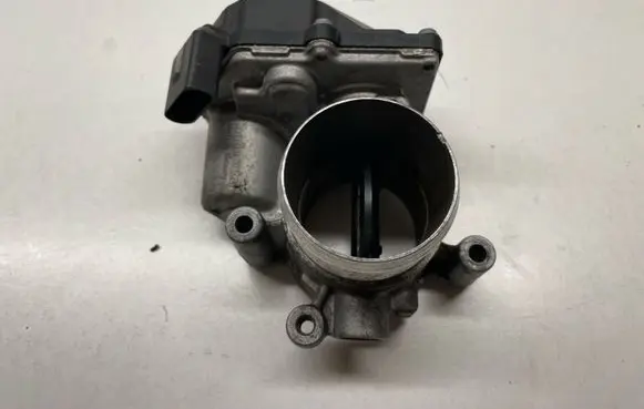 Audi A4 S4 B8 8K Throttle valve 03L128063E