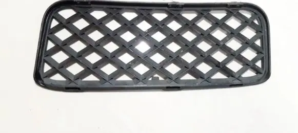 Volkswagen Touareg I Front bumper lower grill 7l6853677