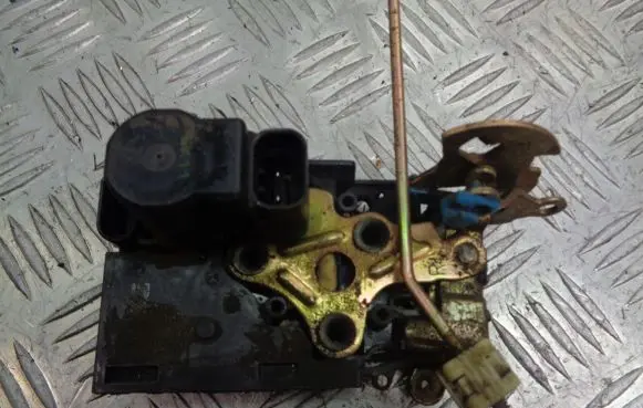 Chevrolet Lacetti Front door lock