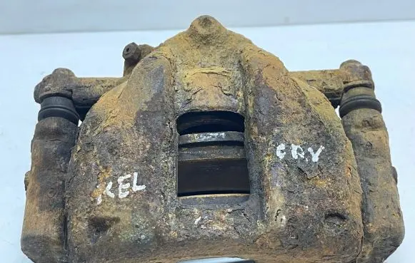 Honda CR-V Front brake caliper