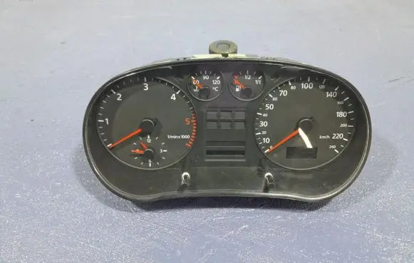Audi A3 S3 8L Speedometer (instrument cluster) 8L0919860DX