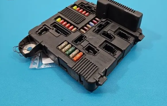 Renault Scenic II - Grand scenic II Central body control module 8200306032A IMPRK1538724