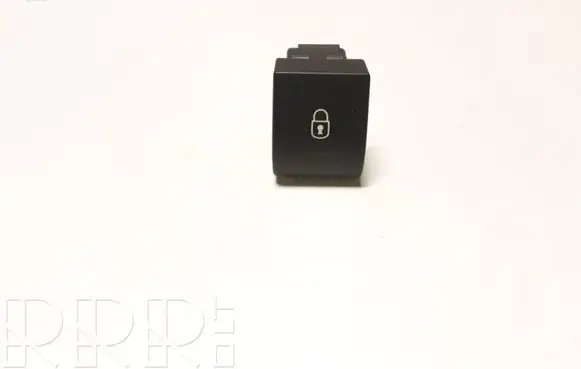 Peugeot 3008 I Central locking switch button 6490Z3