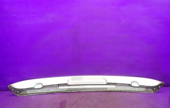 Tailgate/trunk spoiler