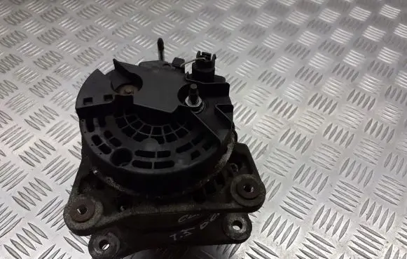 Renault Clio III Generator/alternator 8200660033-A