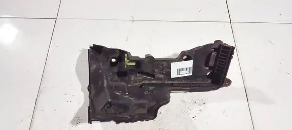 Battery bracket