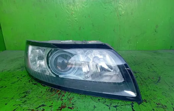 Volvo V50 Headlight/headlamp 31213370