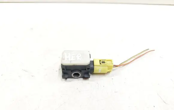 Mercedes-Benz R W251 Airbag deployment crash/impact sensor 0038202926 301105 402163