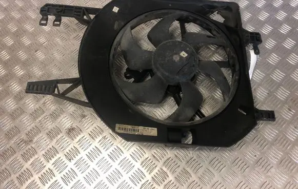 Opel Vivaro Electric radiator cooling fan 91168027 1831199016