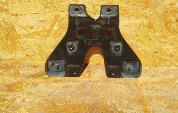 Volkswagen Passat Alltrack Other engine bay part 3G0805567