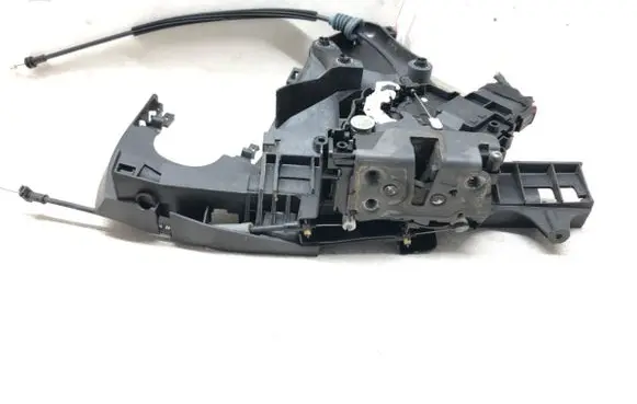 Volvo V50 Front door lock 