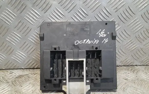 Skoda Octavia Mk3 (5E) Fuse module 5Q0937084S