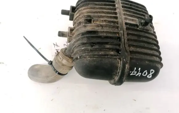 Vacuum air tank
