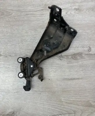 Peugeot 807 Sliding door lower roller guide/hinge 