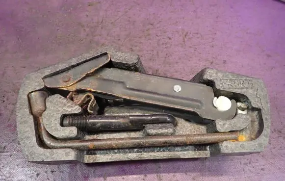 Citroen C1 Tool set 