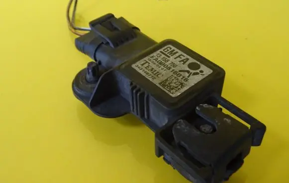 Opel Zafira A Airbag deployment crash/impact sensor 13158750