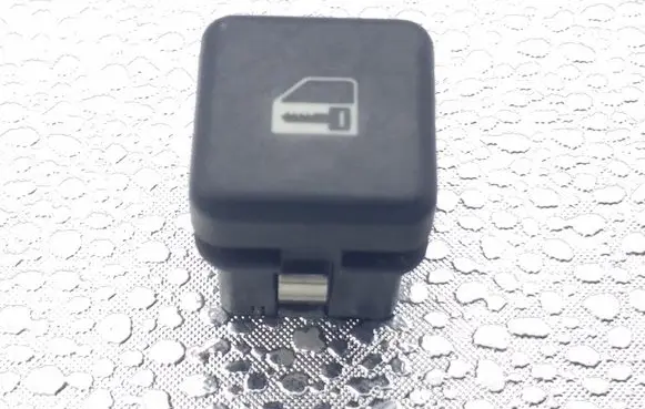 BMW 5 E39 Central locking switch button 8360828