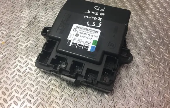 Mercedes-Benz B W245 Door control unit/module 1698207026 A1698207026