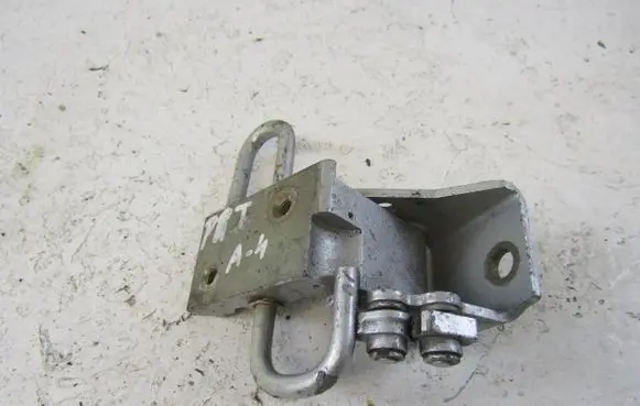Audi A4 S4 B6 8E 8H Rear door lower hinge 8E0833412
