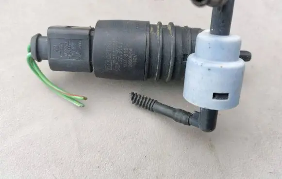 Audi A4 S4 B6 8E 8H Windscreen/windshield washer pump 2800E14